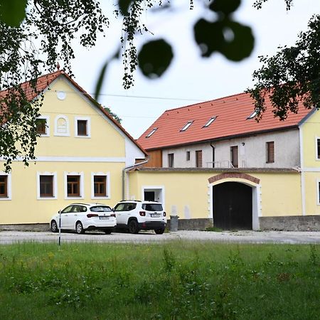 Penzion Mezi Radky Jindřichŭv Hradec Exterior foto