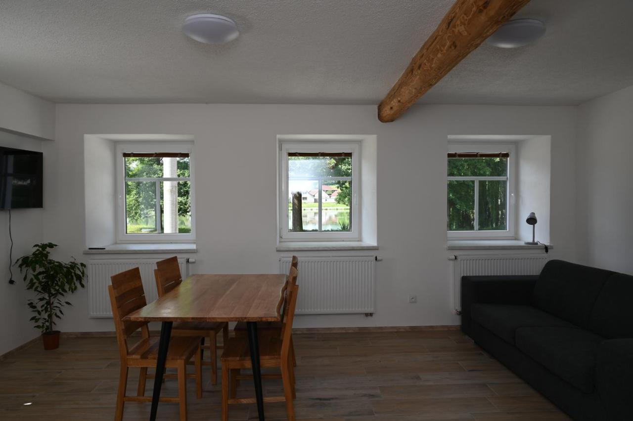 Penzion Mezi Radky Jindřichŭv Hradec Exterior foto